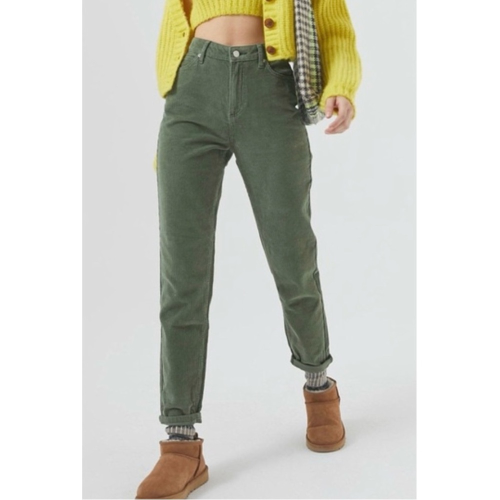Urban Outfitters BDG Sage Green Corduroy Boho Mom High Rise Jeans Women’s Sz 27